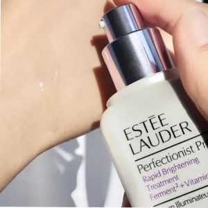 سرم روشن کننده پمپی ویتامین سی استی لادر Estee Lauder مدل Perfectionist Pro حجم 100 میلی لیتر